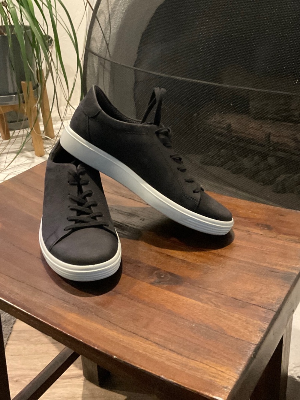 Ecco Soft 60 Leather Sneaker Black size US7/7.5, EU38